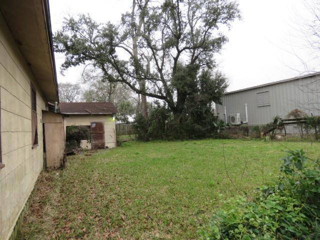 Nederland, TX 77627,807 S 12th ST