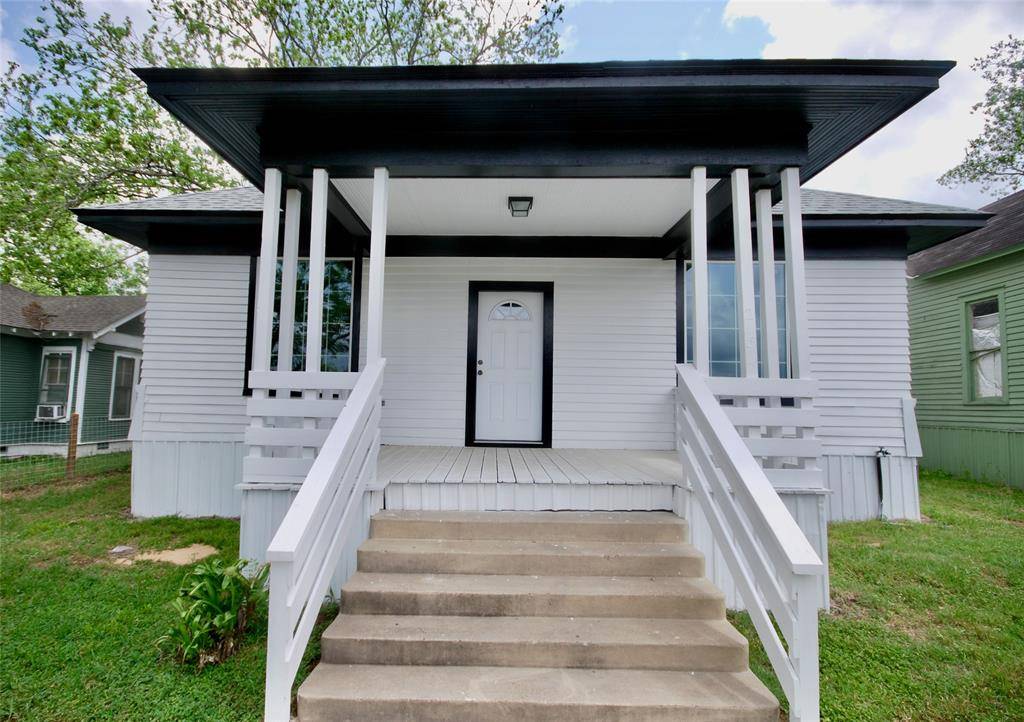 Yoakum, TX 77995,215 E Gonzales ST