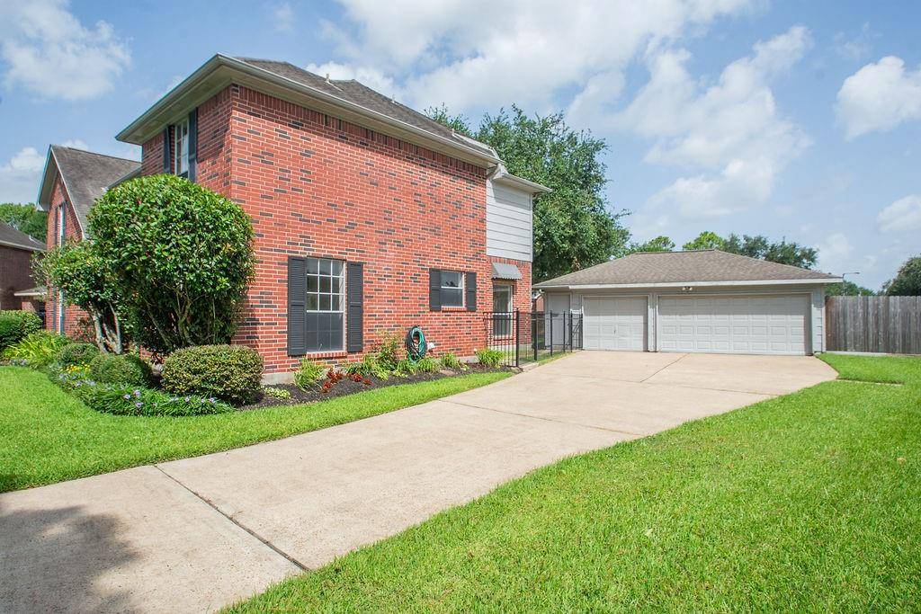 Friendswood, TX 77546,702 E Haven CT