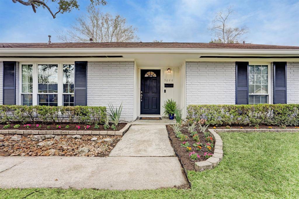 Houston, TX 77063,9646 Meadowglen LN