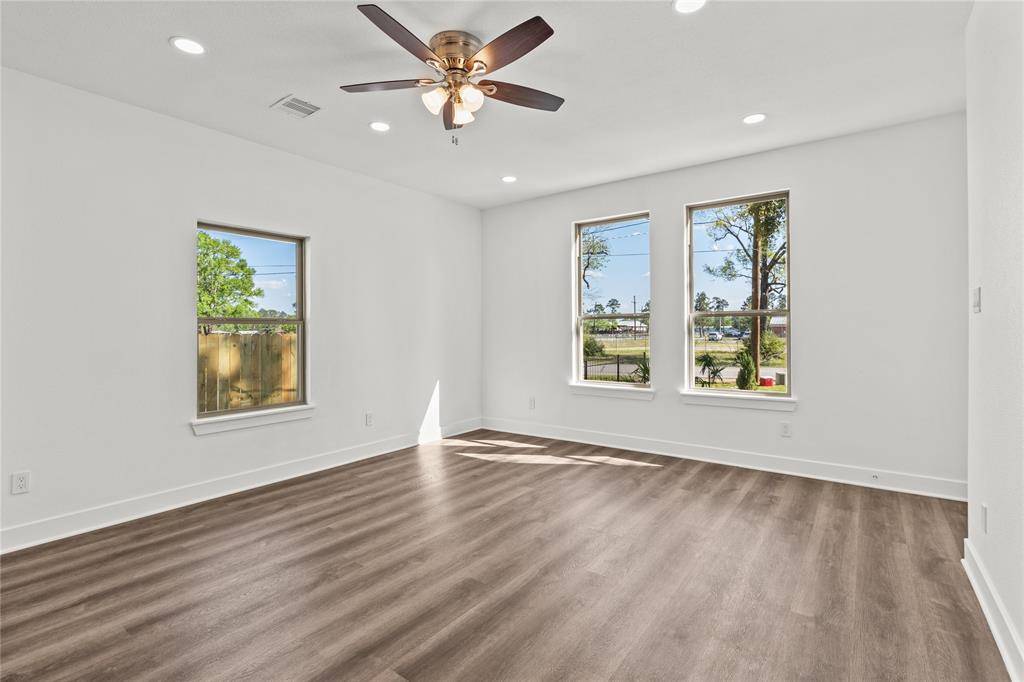 Cleveland, TX 77327,907 Nevell ST
