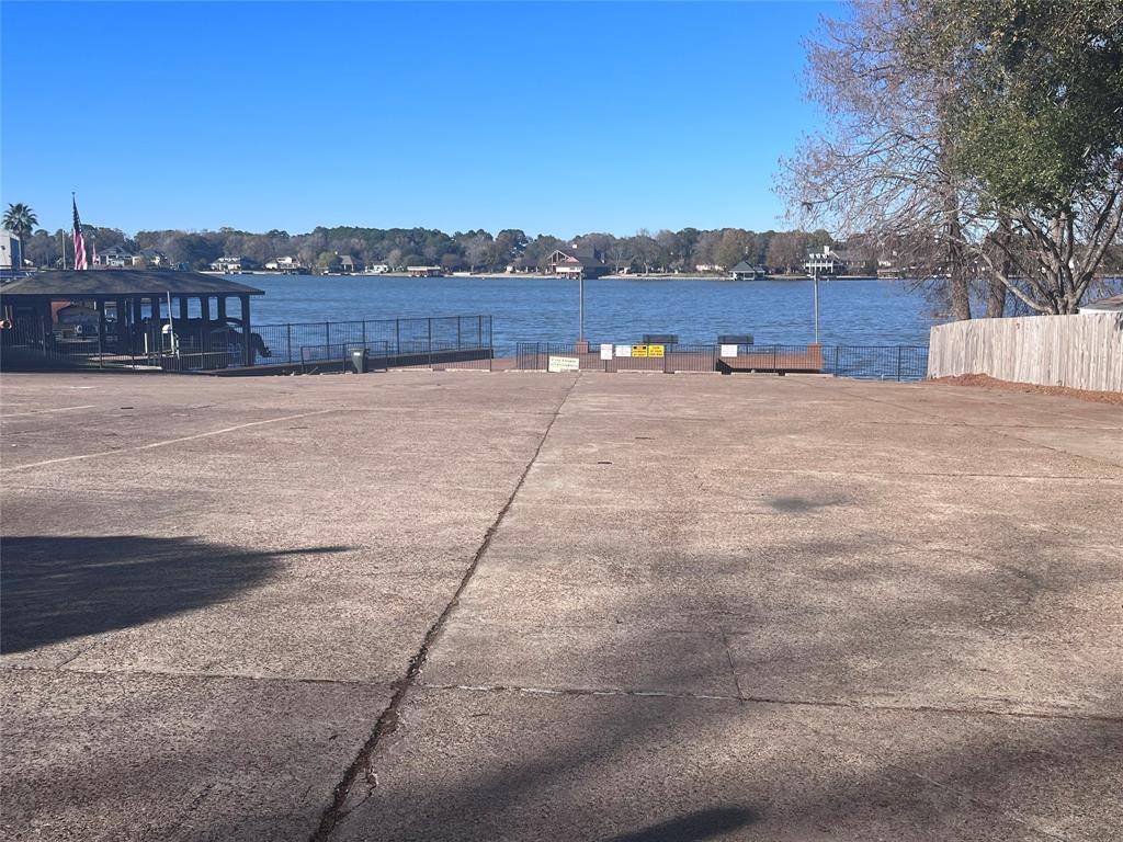 Montgomery, TX 77356,212 Cape Conroe DR