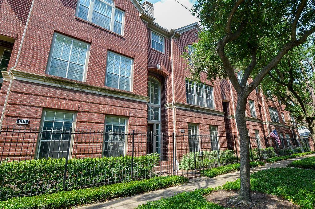 Houston, TX 77006,208 Bremond ST