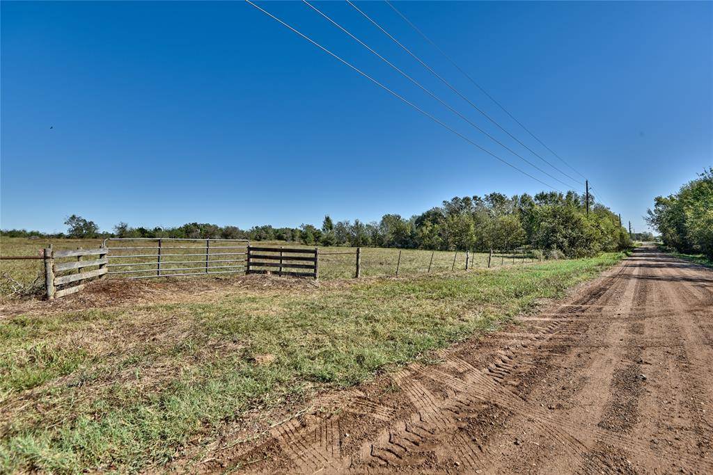 Bellville, TX 77418,13122 Lake Road
