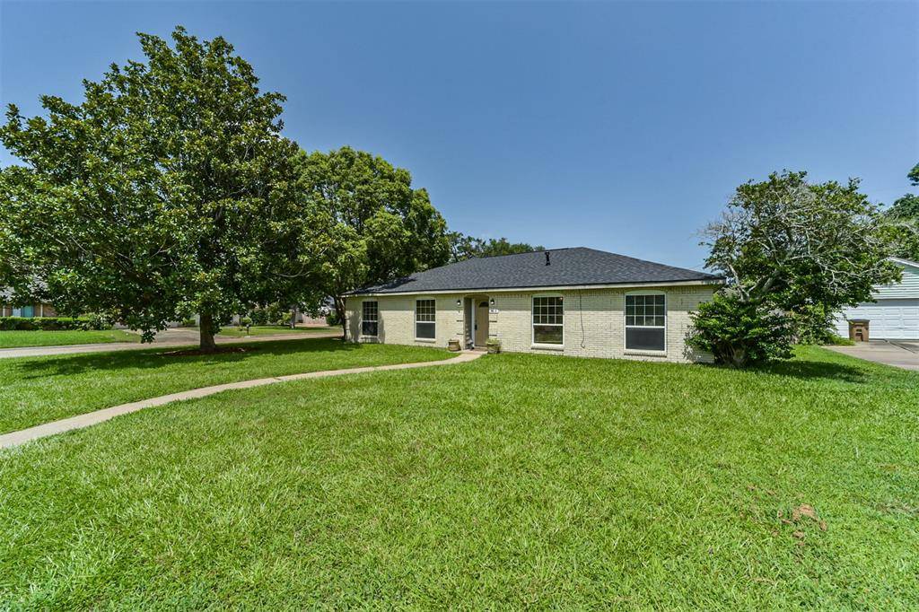 Dickinson, TX 77539,5018 Ash CT