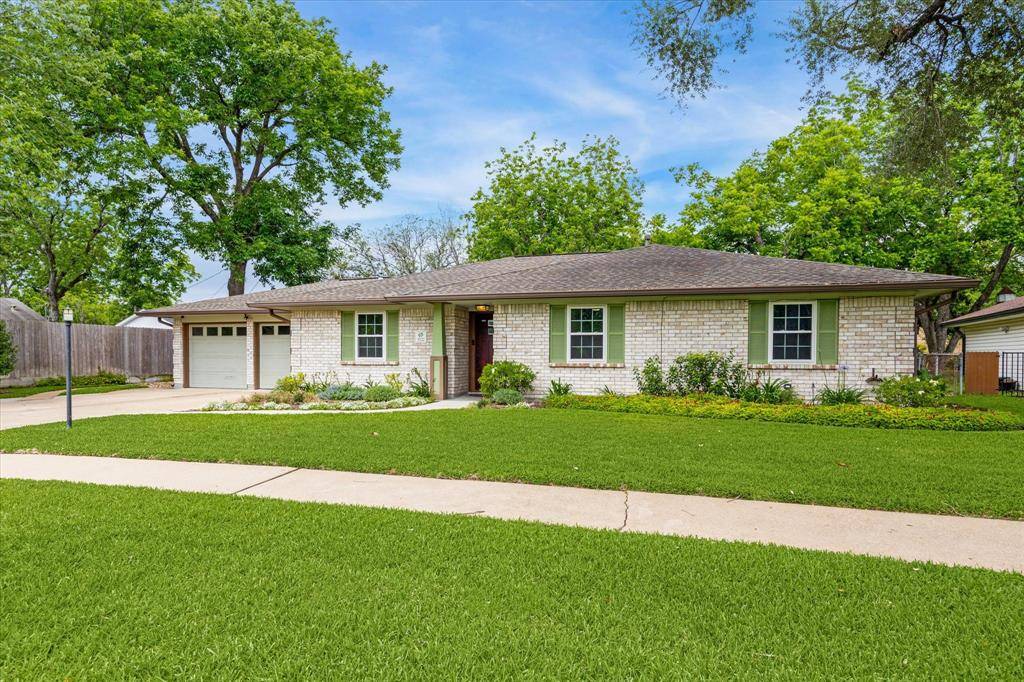 Houston, TX 77092,5522 Chantilly LN