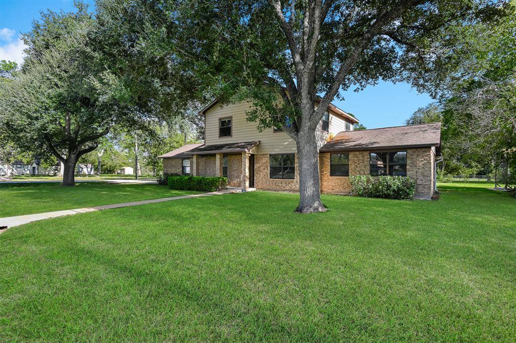 Wallis, TX 77485,226 Birch ST