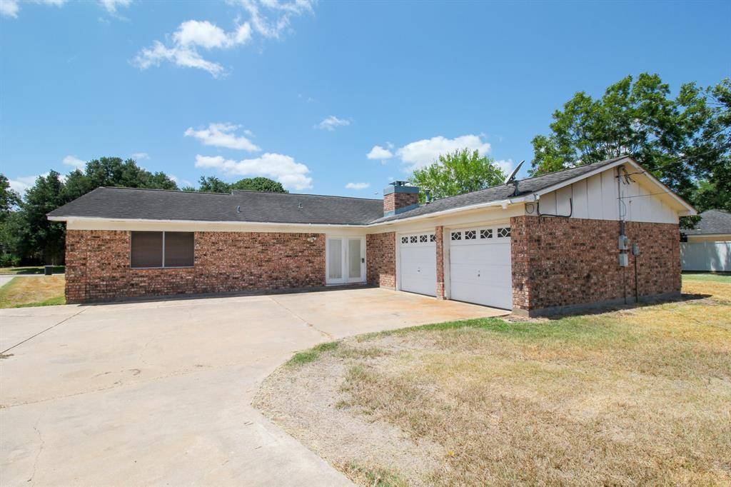 Wharton, TX 77488,1413 Briar LN