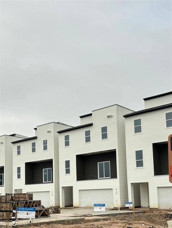 Houston, TX 77018,4702 Thornton Views RD