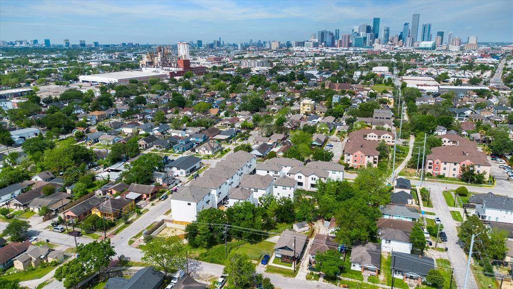 Houston, TX 77011,137 Eastwood Street