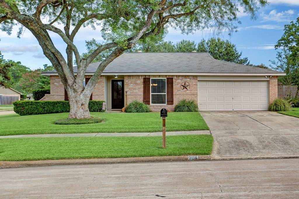 League City, TX 77573,304 Leafwood CIR