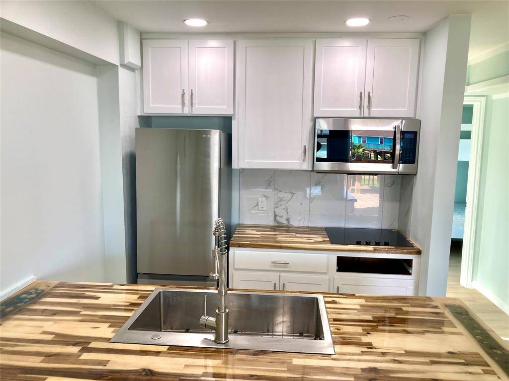 Crystal Beach, TX 77650,1838 Croaker LN