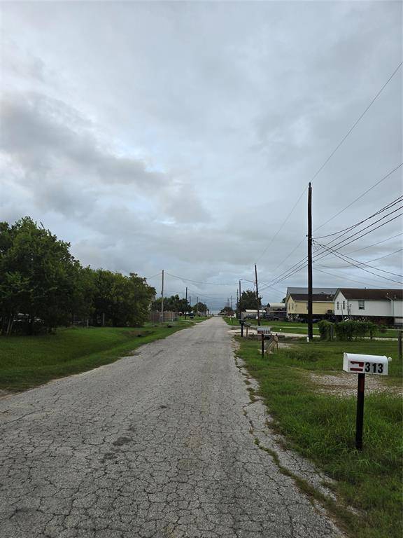 San Leon, TX 77539,313 13 Street