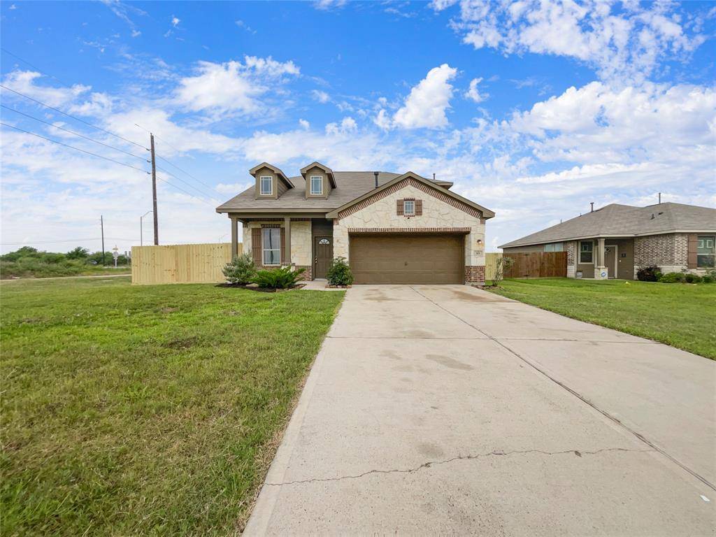 Sealy, TX 76522,101 White Wing CIR #B