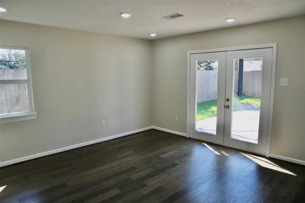 Deer Park, TX 77536,906 Martha ST