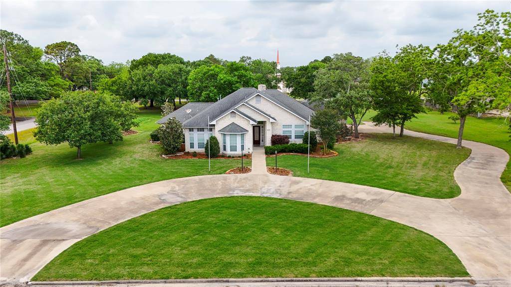 Louise, TX 77455,1212 W North ST