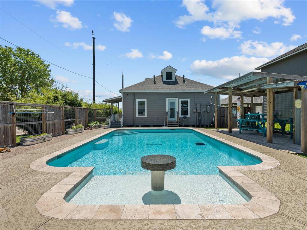 Freeport, TX 77541,602 W 1st ST