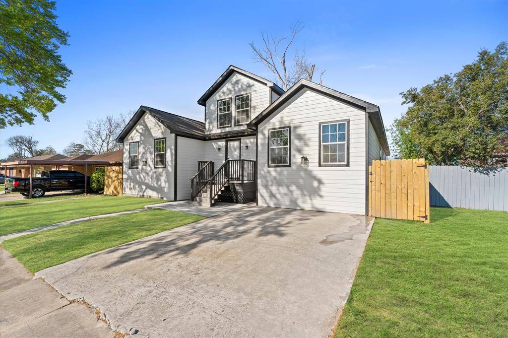 Houston, TX 77034,2114 Parakeet ST