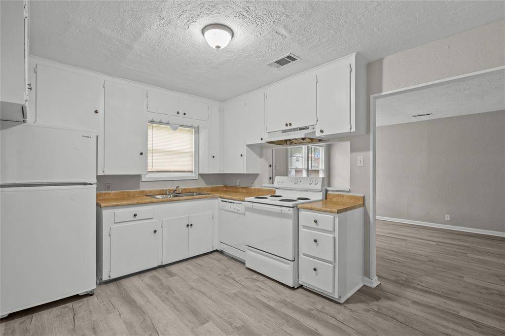Baytown, TX 77520,411 Forrest ST