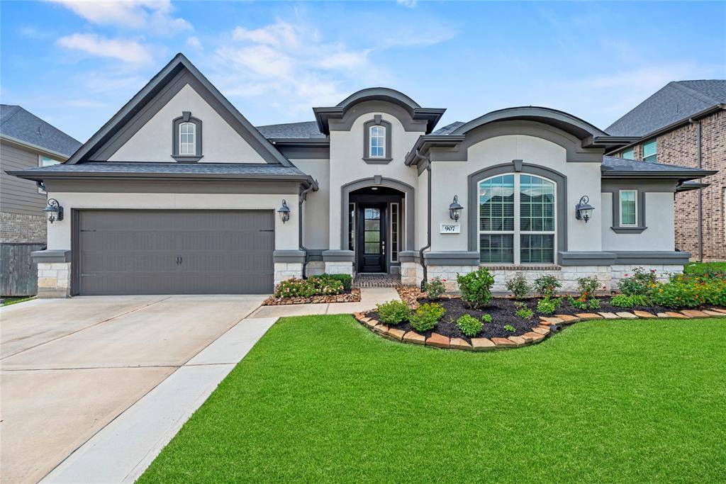 Pinehurst, TX 77362,907 Falcon Hollow LN