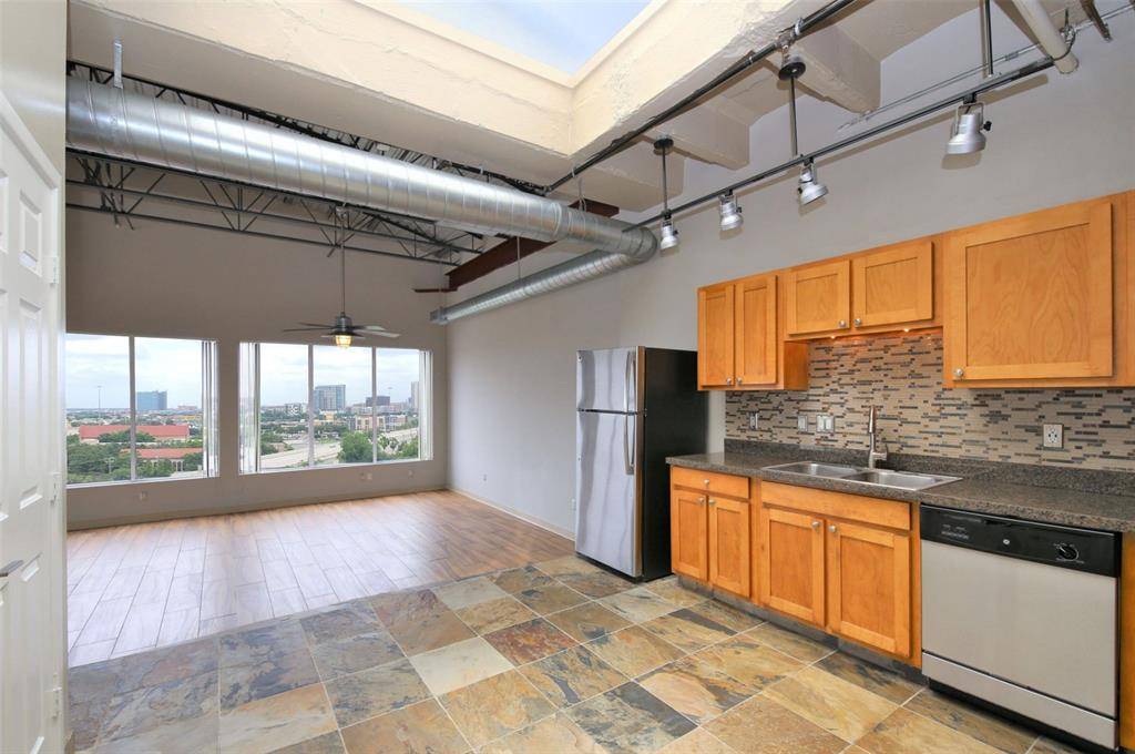 Houston, TX 77006,230 W Alabama #1105