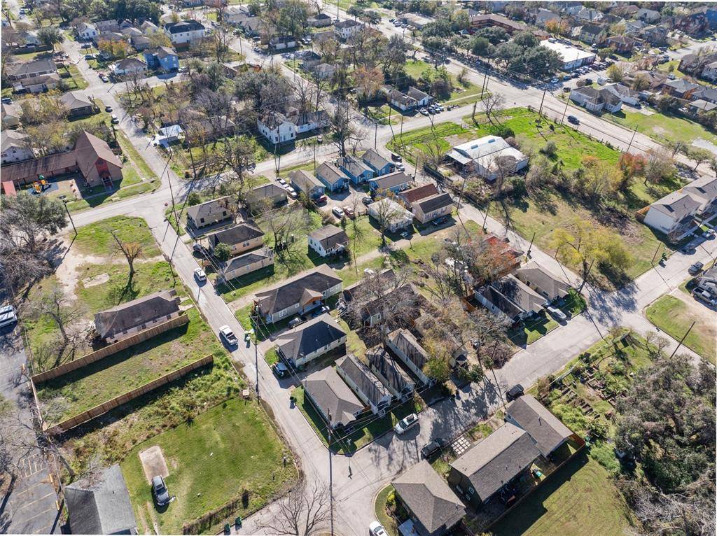 Houston, TX 77004,2502 Berry ST