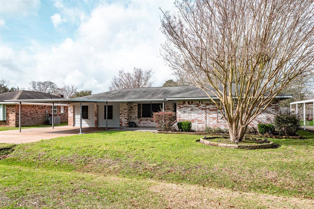 Highlands, TX 77562,512 Lyndale DR