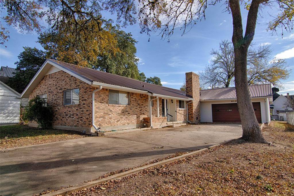 Schulenburg, TX 78956,610 Paulus ST