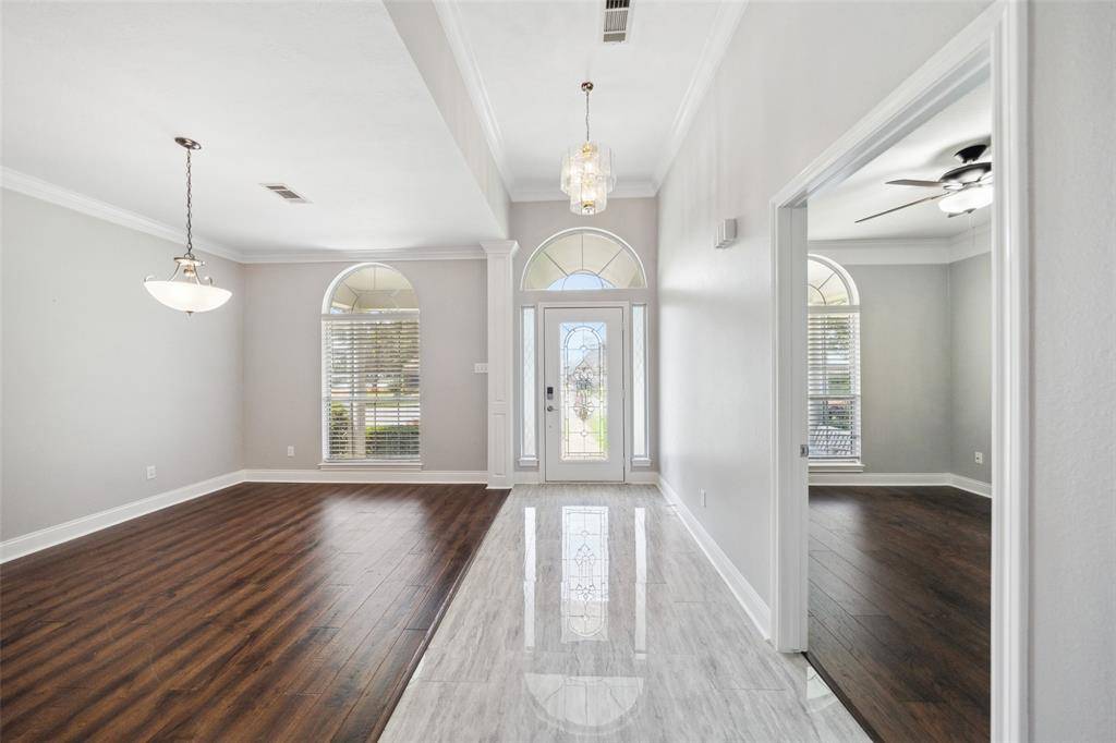 Willis, TX 77318,5224 Shorewood DR