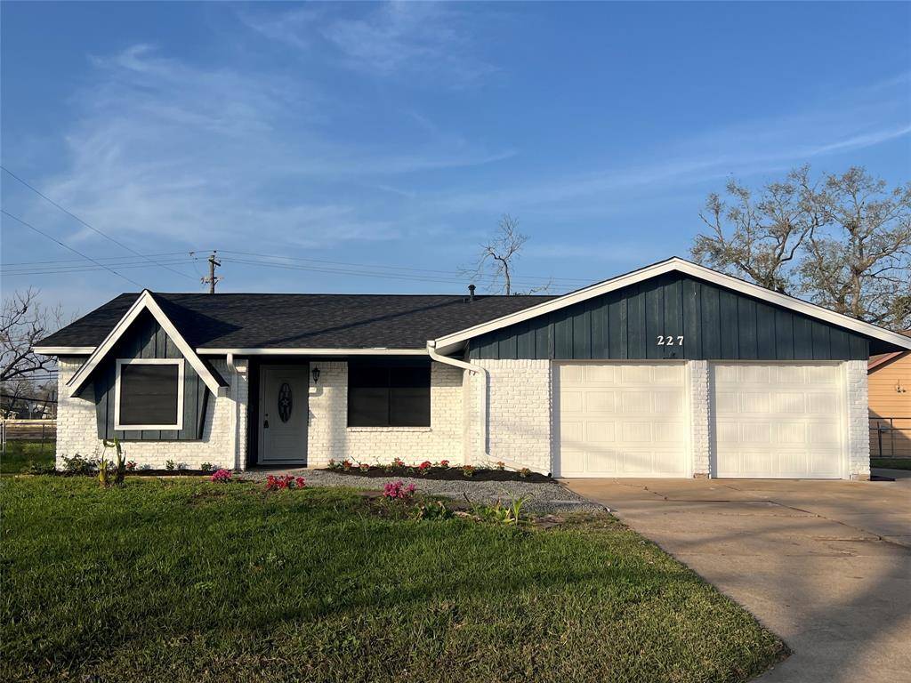 Lake Jackson, TX 77566,227 Mimosa ST