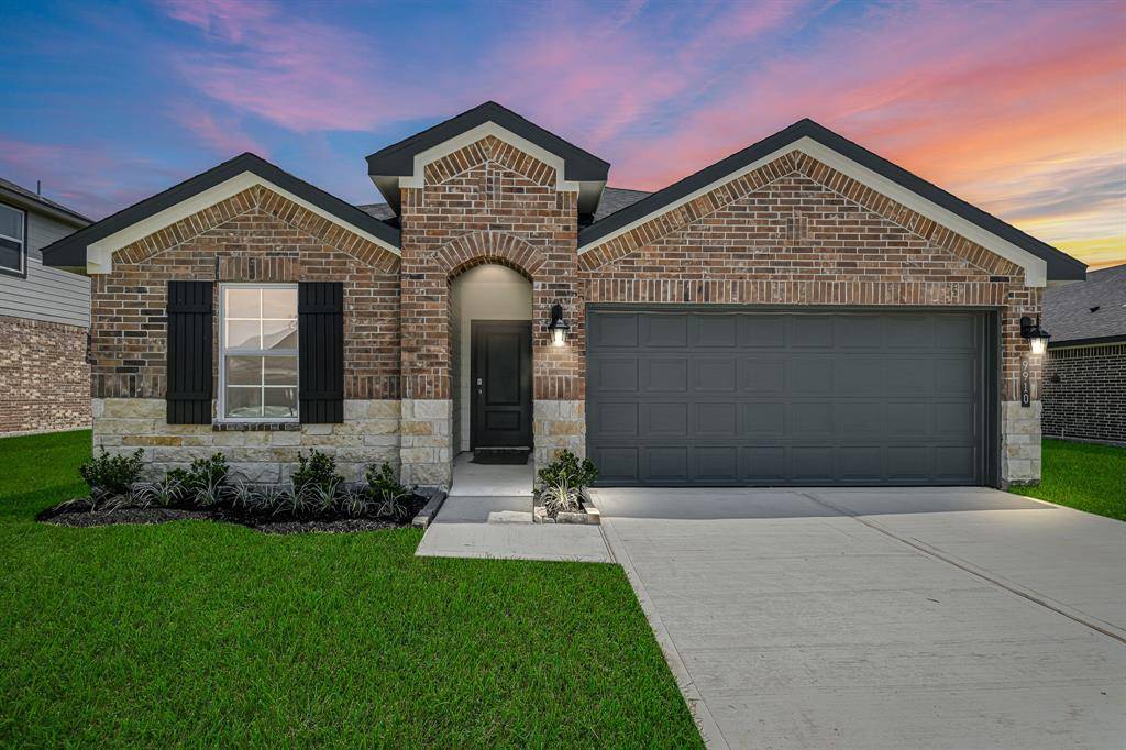 Iowa Colony, TX 77583,8907 Coral Reef LN