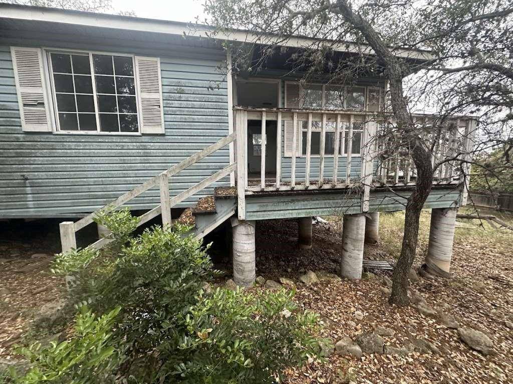 Lakehills, TX 78063,855 15th W