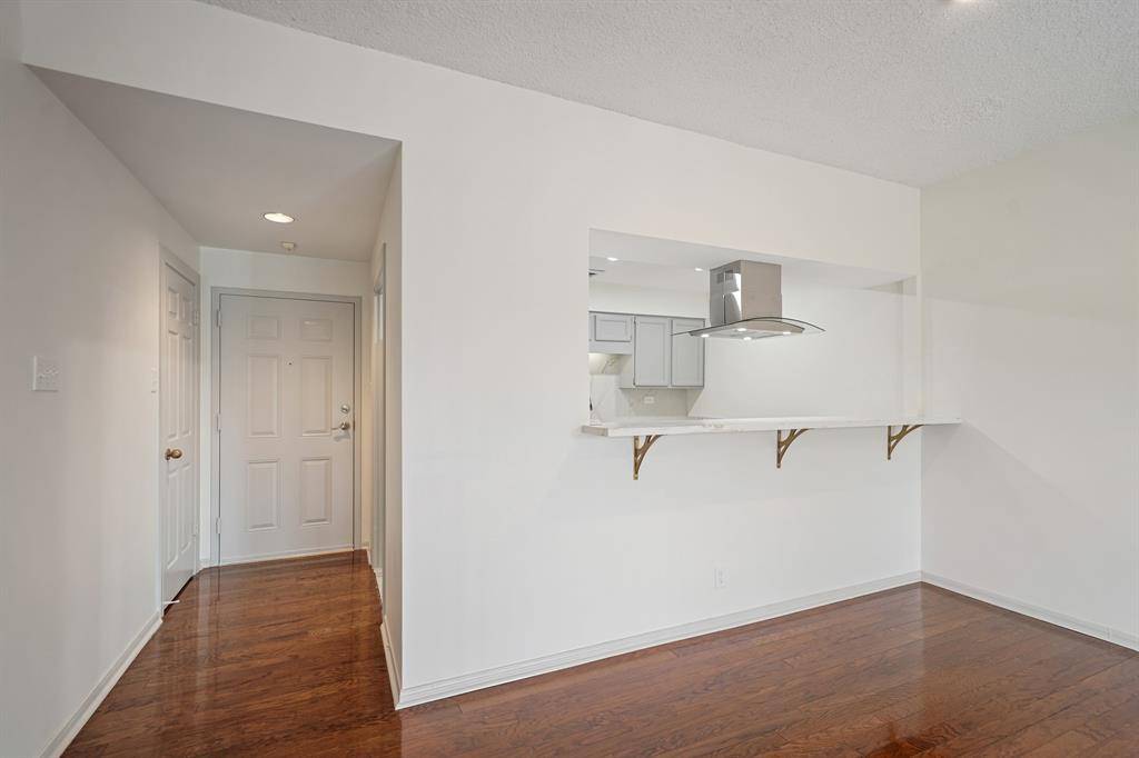 Houston, TX 77057,661 Bering DR #301