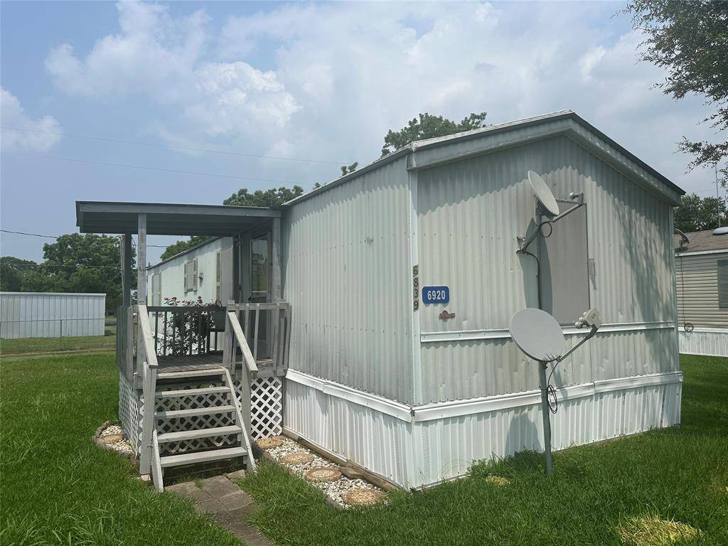 Wallis, TX 77485,6920 Leann LN