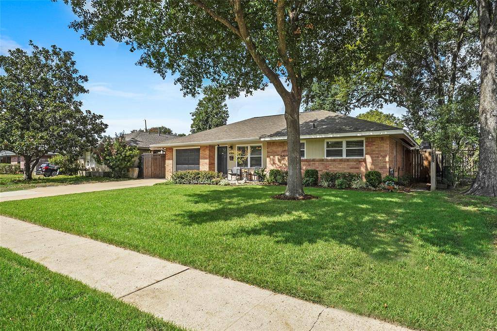 Houston, TX 77092,4306 De Milo DR