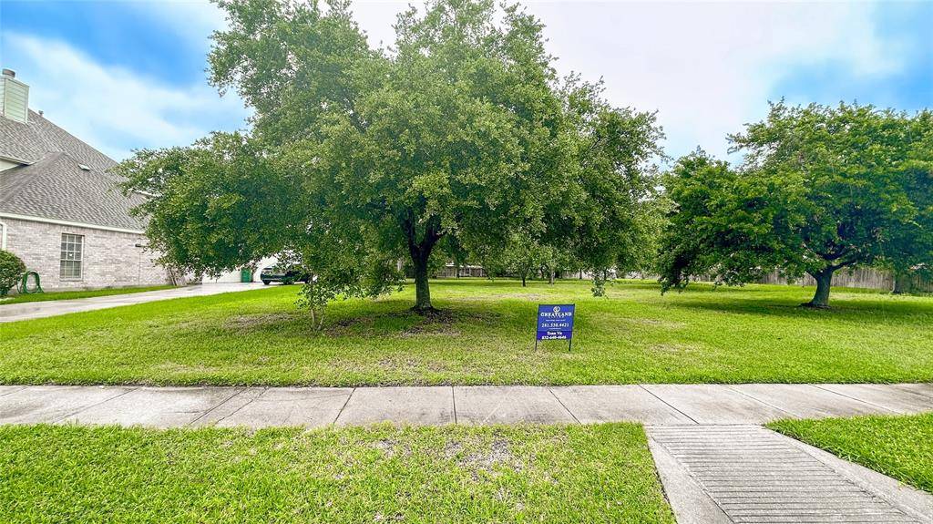 Houston, TX 77082,14806 Twin Maple St