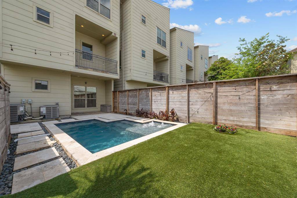 Houston, TX 77007,5212 Lillian ST