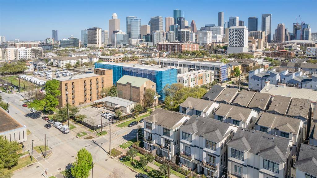 Houston, TX 77004,1703 McGowen ST
