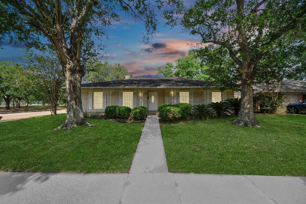 Houston, TX 77096,9003 Pontiac DR