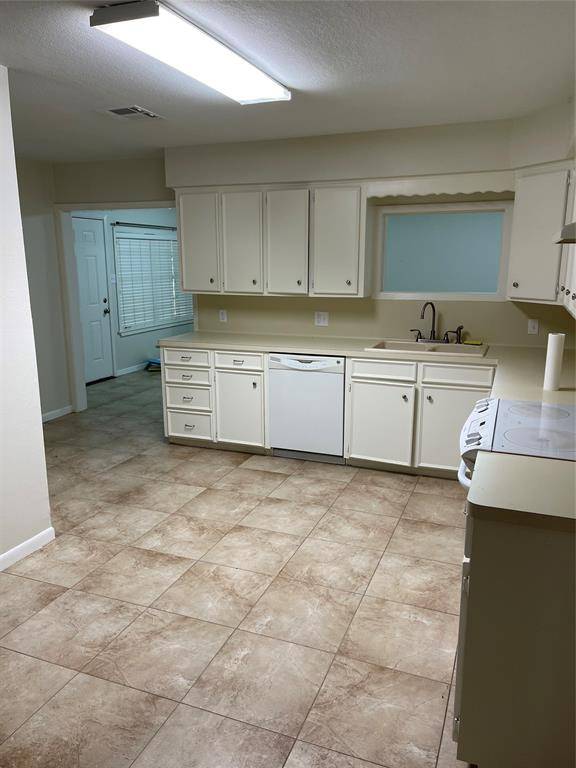 West Columbia, TX 77486,301 S 16th St