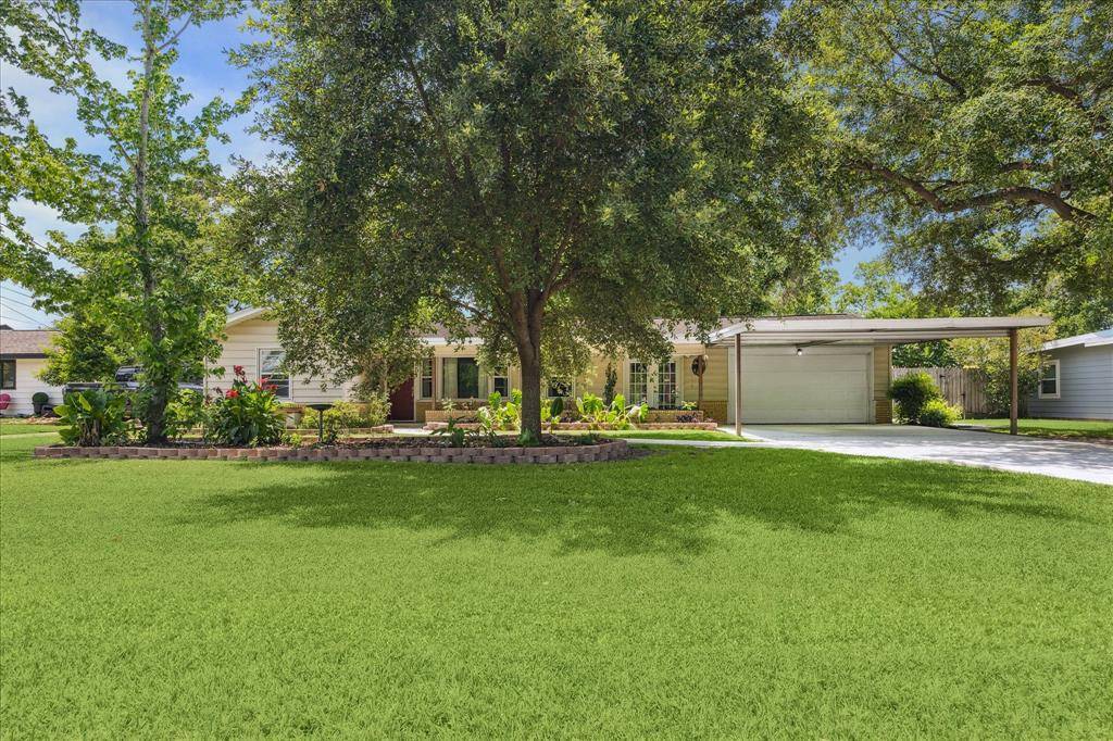 Houston, TX 77092,4301 Ascot LN