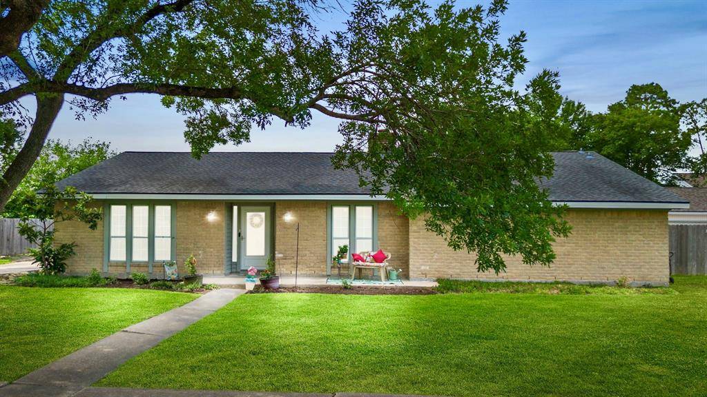 Meadows Place, TX 77477,11614 Brighton LN