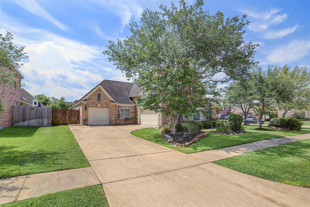 Friendswood, TX 77546,2400 Mountain Falls CT