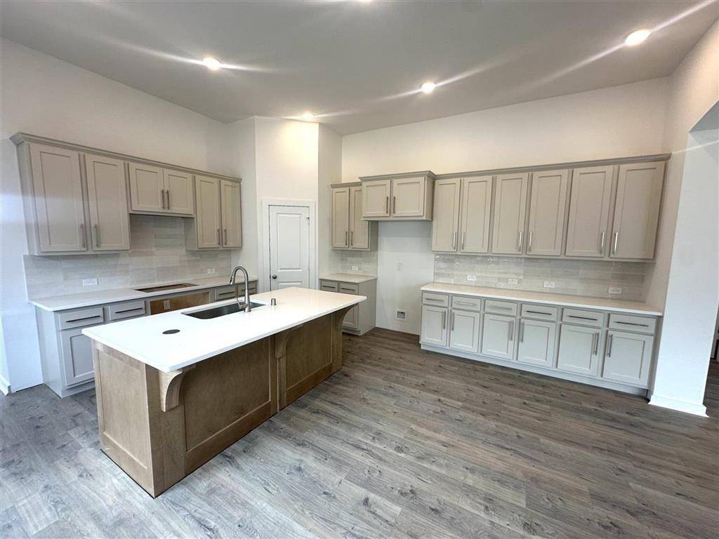 Rosenberg, TX 77471,5043 Henry Merritt ST