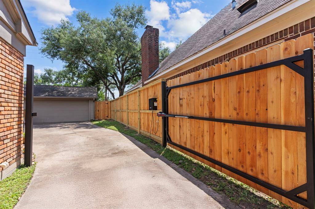 Houston, TX 77008,6411 Grovewood LN
