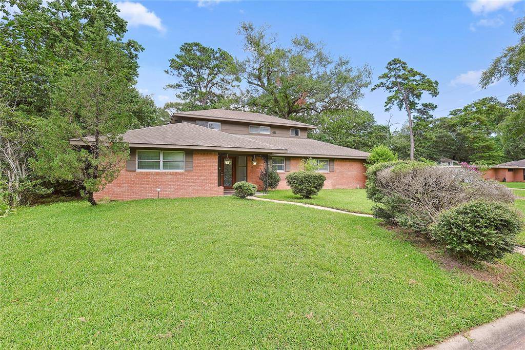 Conroe, TX 77301,112 N Woodsway ST E