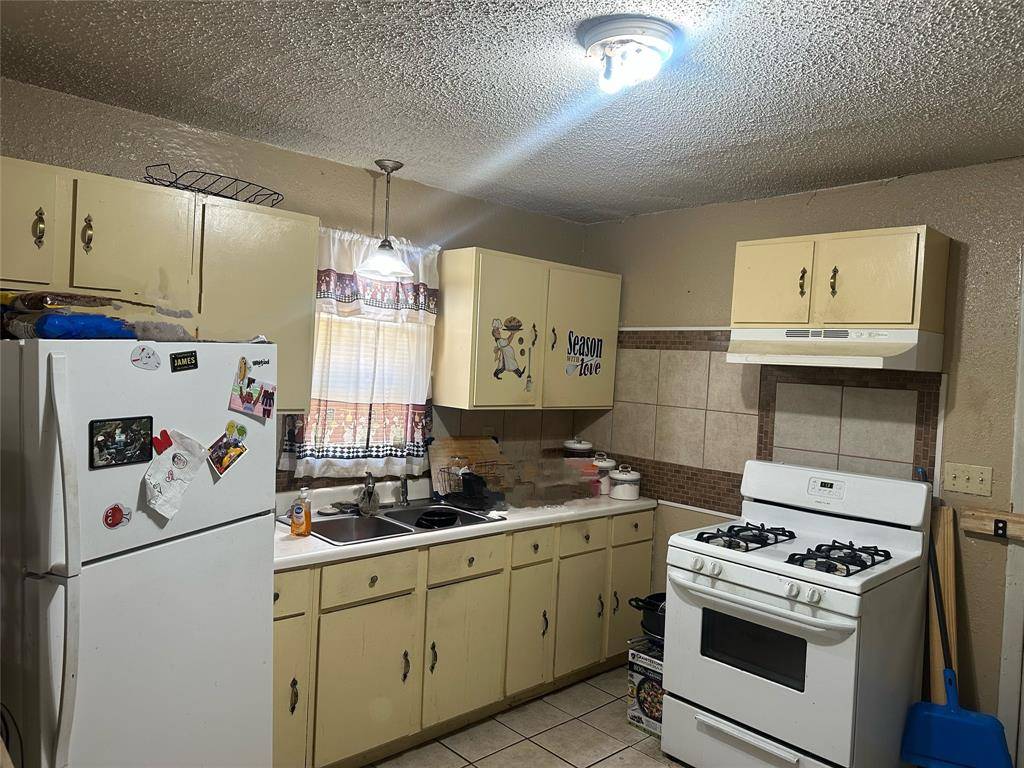Texas City, TX 77591,404 S Texas St