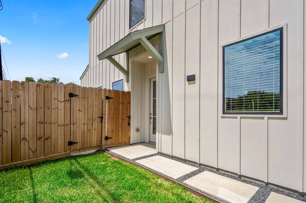 Houston, TX 77055,8411 Pech Landing DR