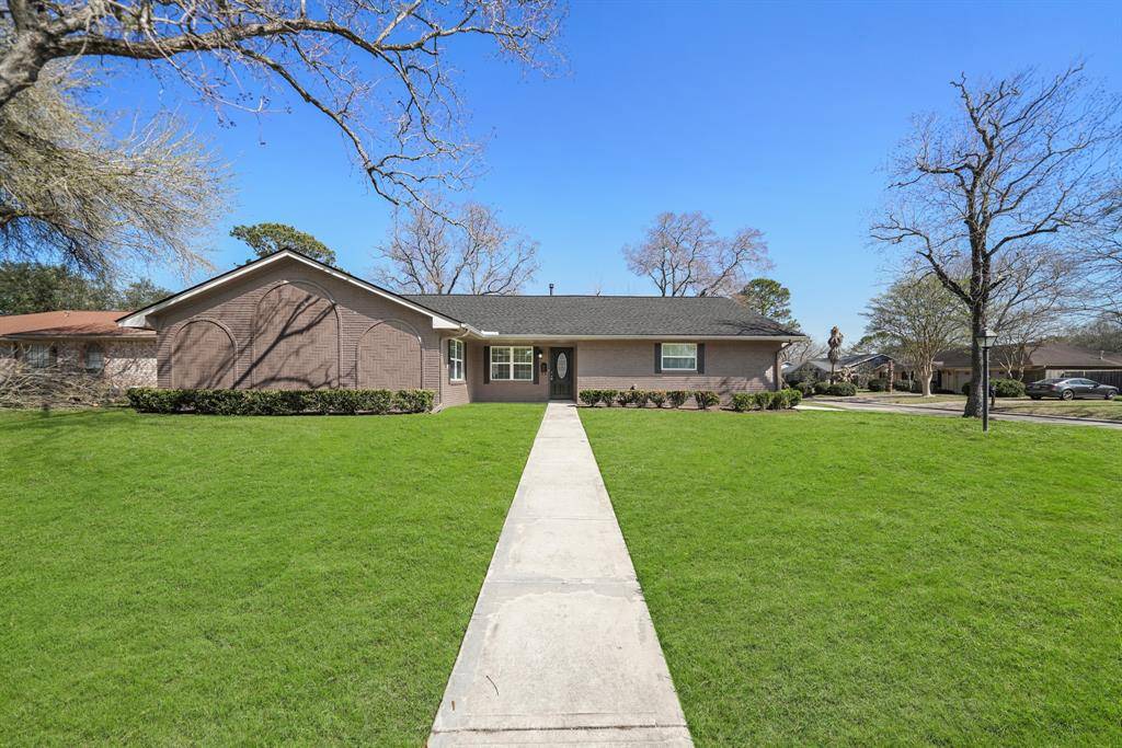 Friendswood, TX 77546,909 Oak Vista CT