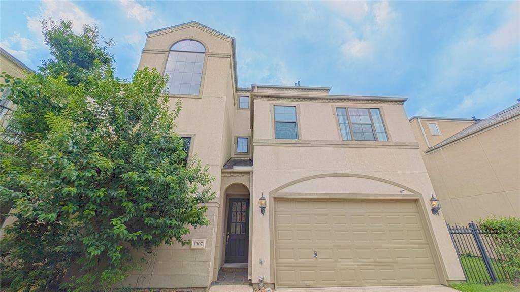 Houston, TX 77055,1307 Riverine CT